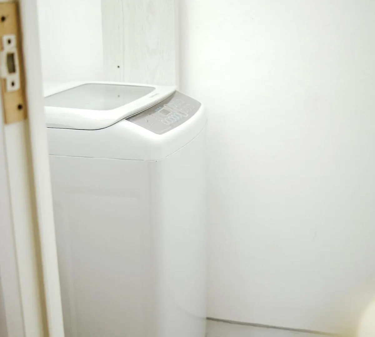 Ar10 1Br Voice Operated Unit Apartment Davao 0*,  Philippines